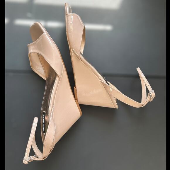 Nine West Women's Patent Leather Wedge Heels Size 12 - Picture 3 of 6